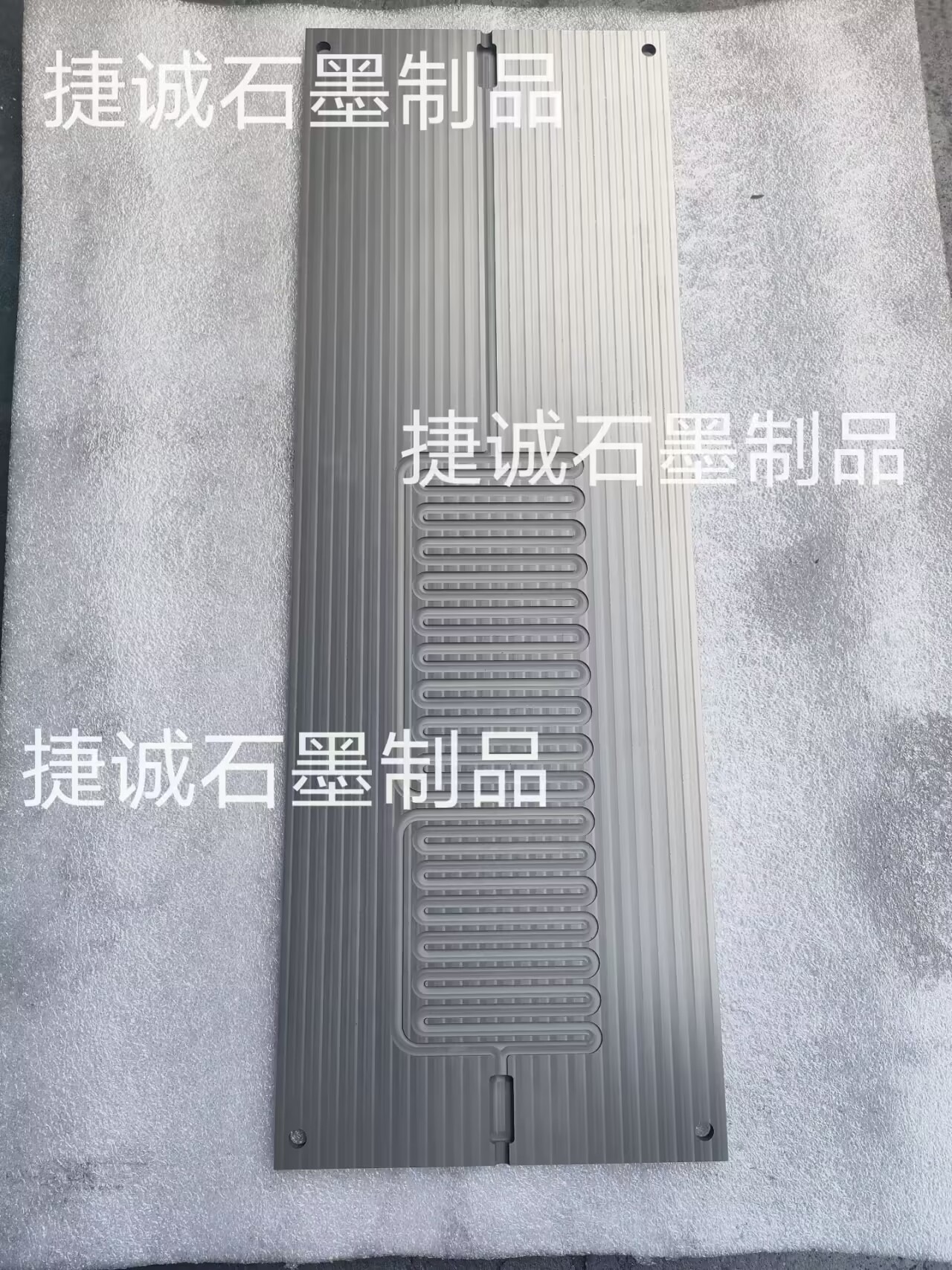 水冷板釬焊石墨模具，液冷板釬焊石墨模具，釬焊石墨模具，釬焊式液冷板石墨工裝，真空釬焊零件備件定制加工，銅板釬焊石墨模具，半導體石墨釬焊模具